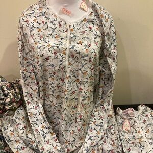 Zero two Nine White Long Sleeve Top with Classic Floral Design Large